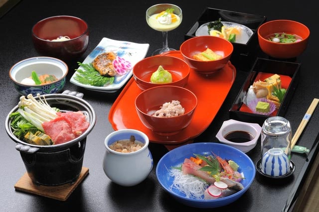 Além do macarrão: um guia para os diferentes tipos de restaurantes no Japão