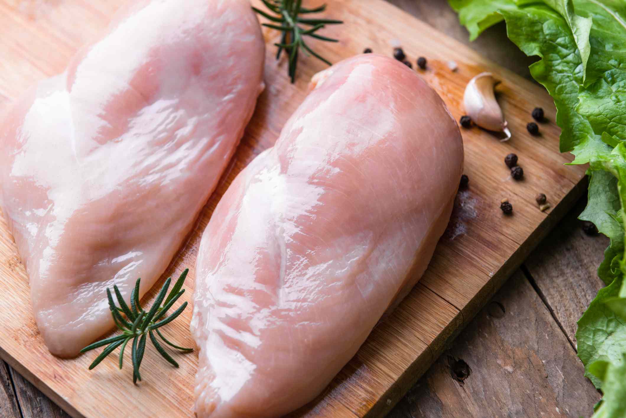 As maneiras mais saudáveis ​​de cozinhar frango, classificadas