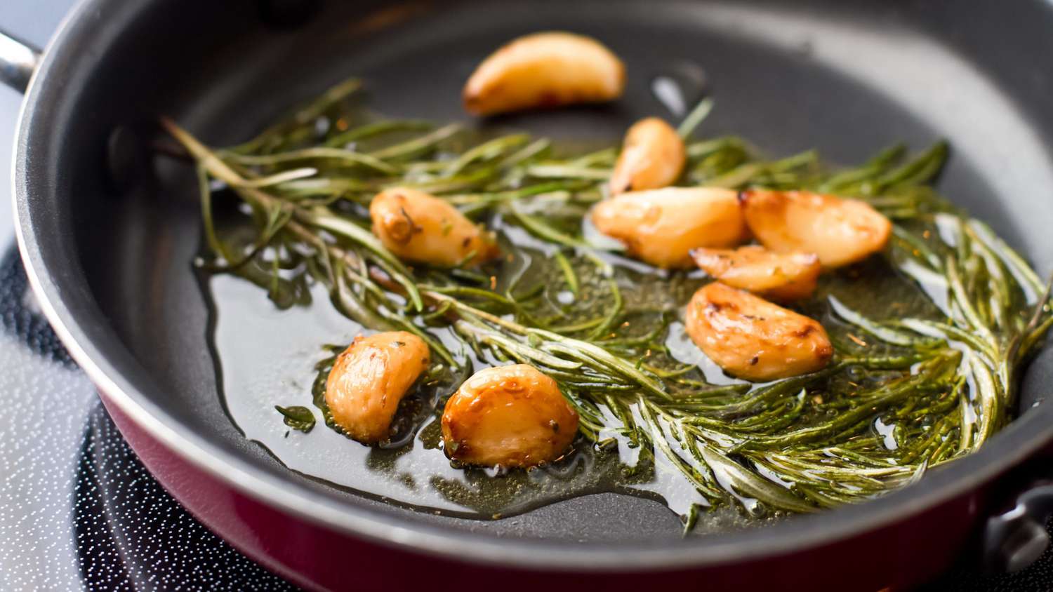 Por que você pode cozinhar com azeite de oliva em fogo alto